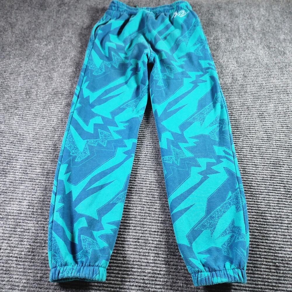 Jordan Essential AOP Youth Large Fleece Pullover Hoodie and Drawstring Pants - Picture 9 of 10
